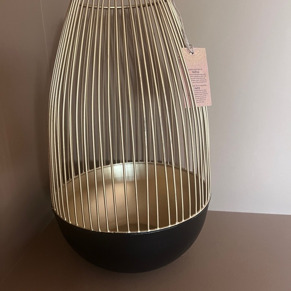 Decor - Picture 2 of 2